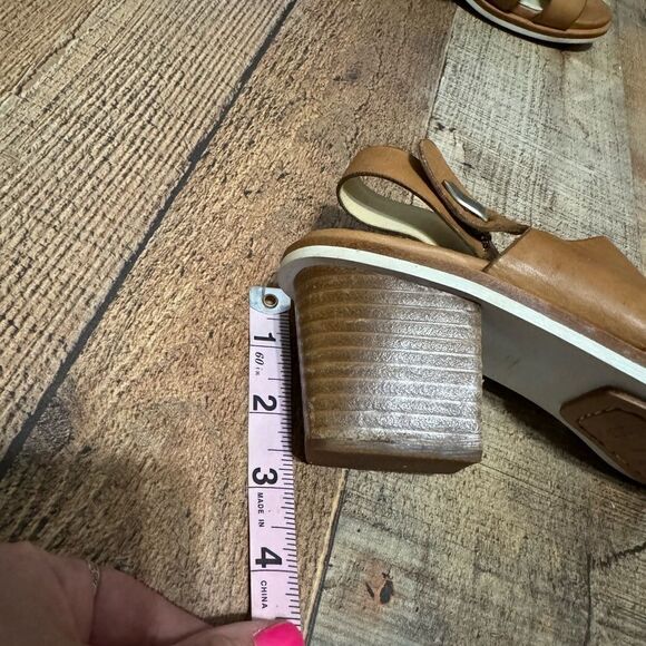 Rag & Bone
Folsom Mid-Heel Sandal, Tan - Picture 13 of 13